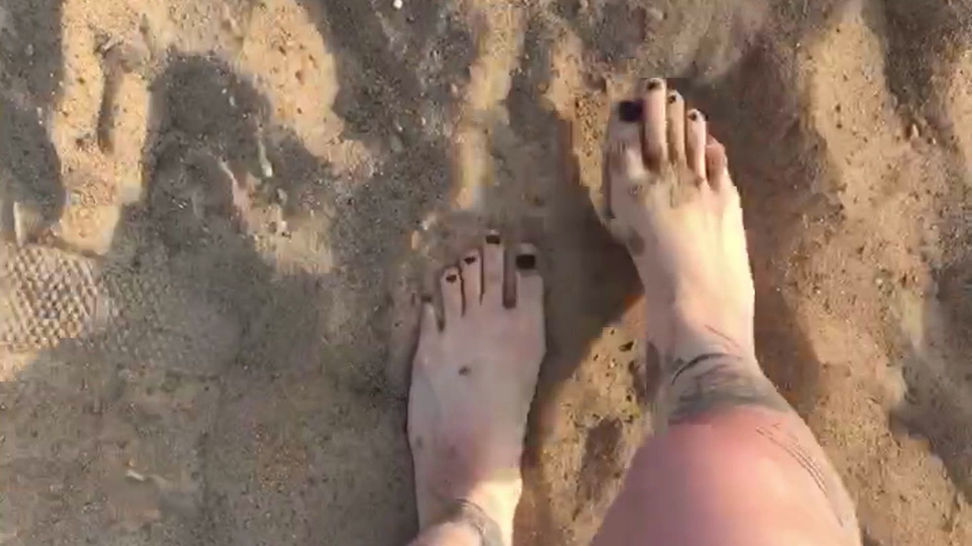 feet in sand