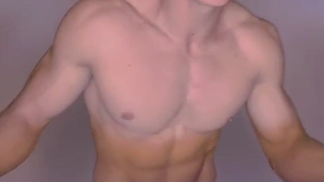 un bailesito pues - video by muscle_boyhorny cam model