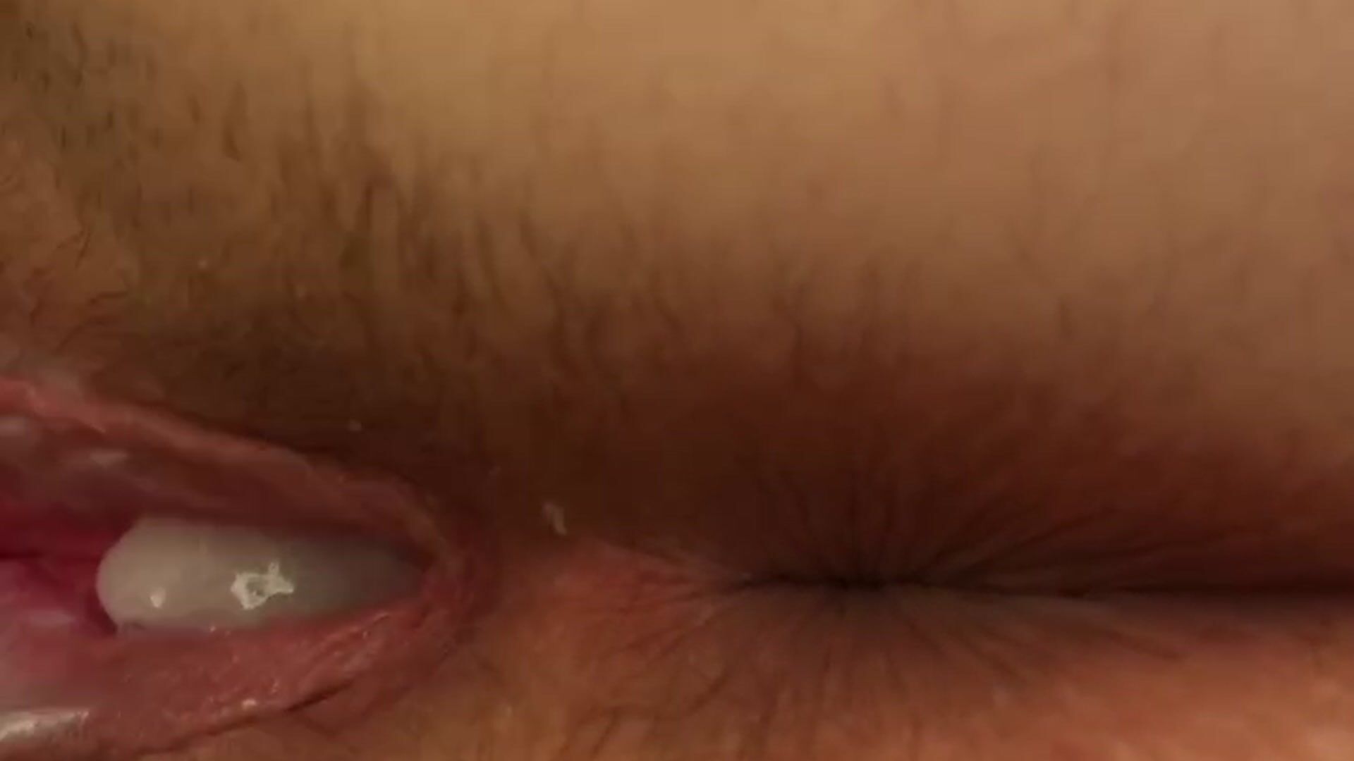 Chatte poilue/Hairy pussy + Creampie