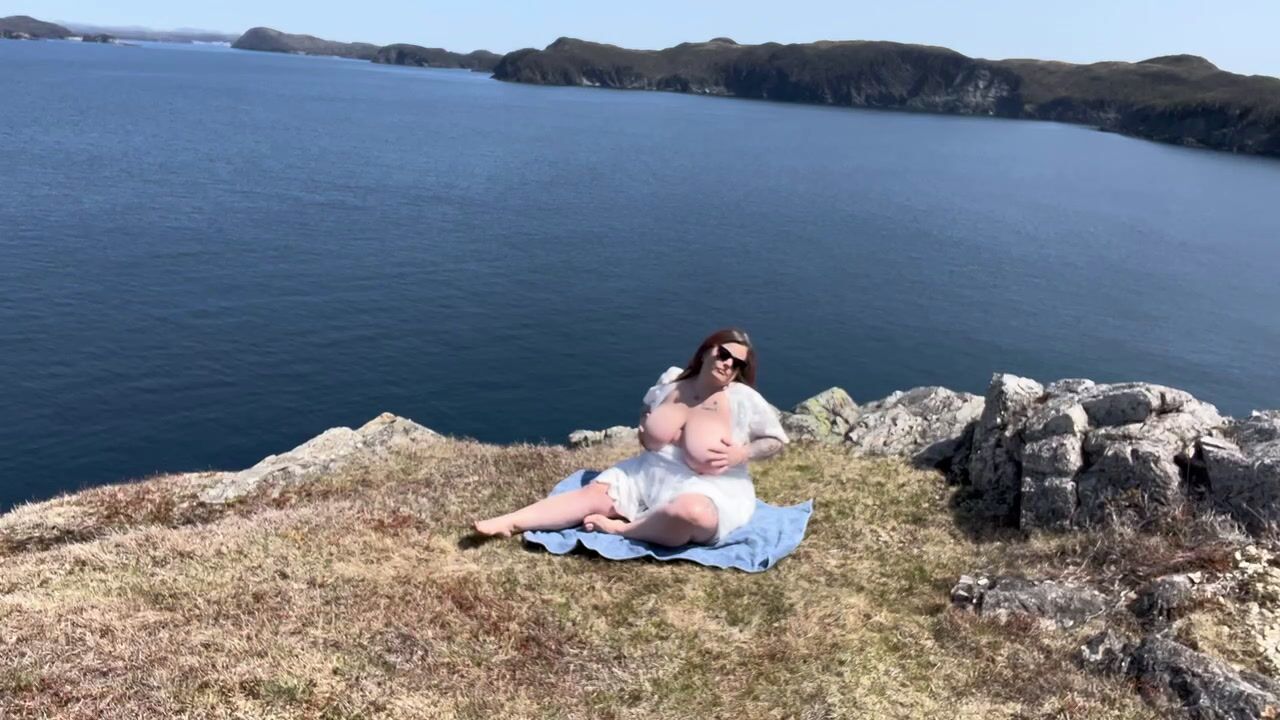 Outdoors| cumming by the sea