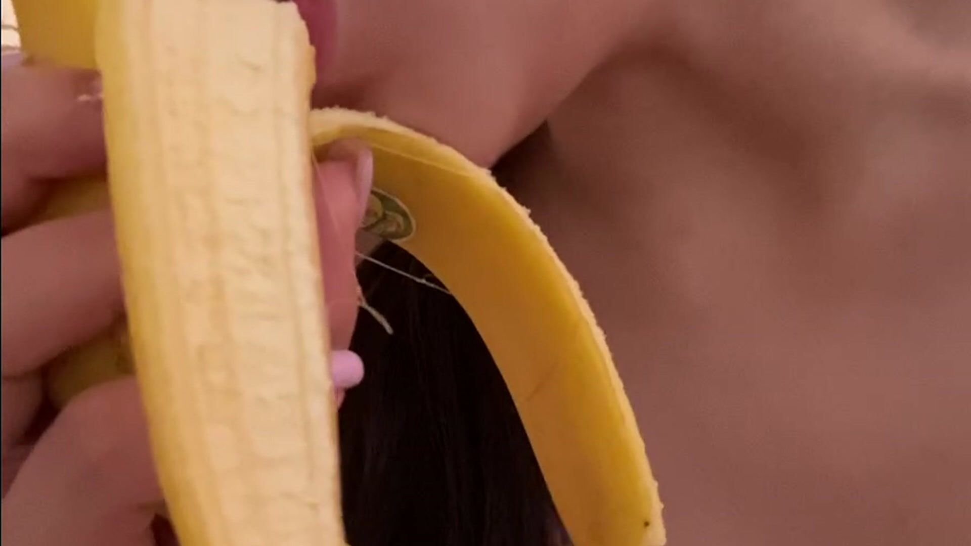 eat banana <3