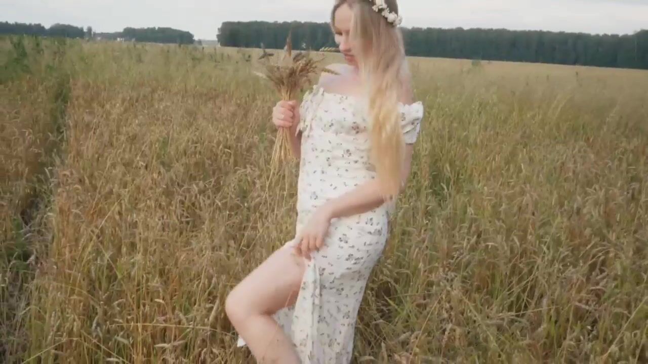 A sweet and lonely lady enjoys nature, would you like to join her to create something dirty?)