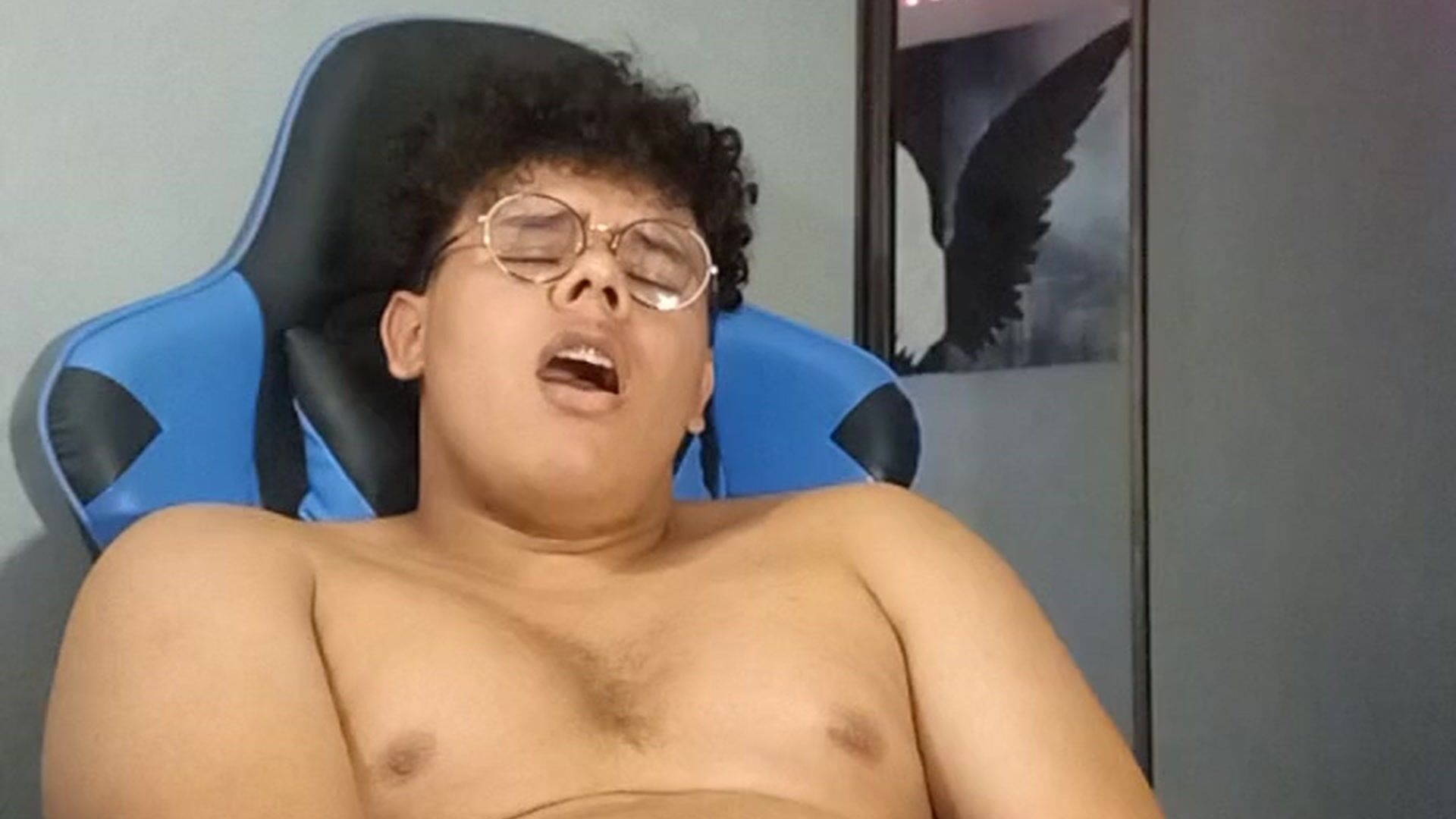 Look at my face when I slowly cum in me, you want cum on your face?¡