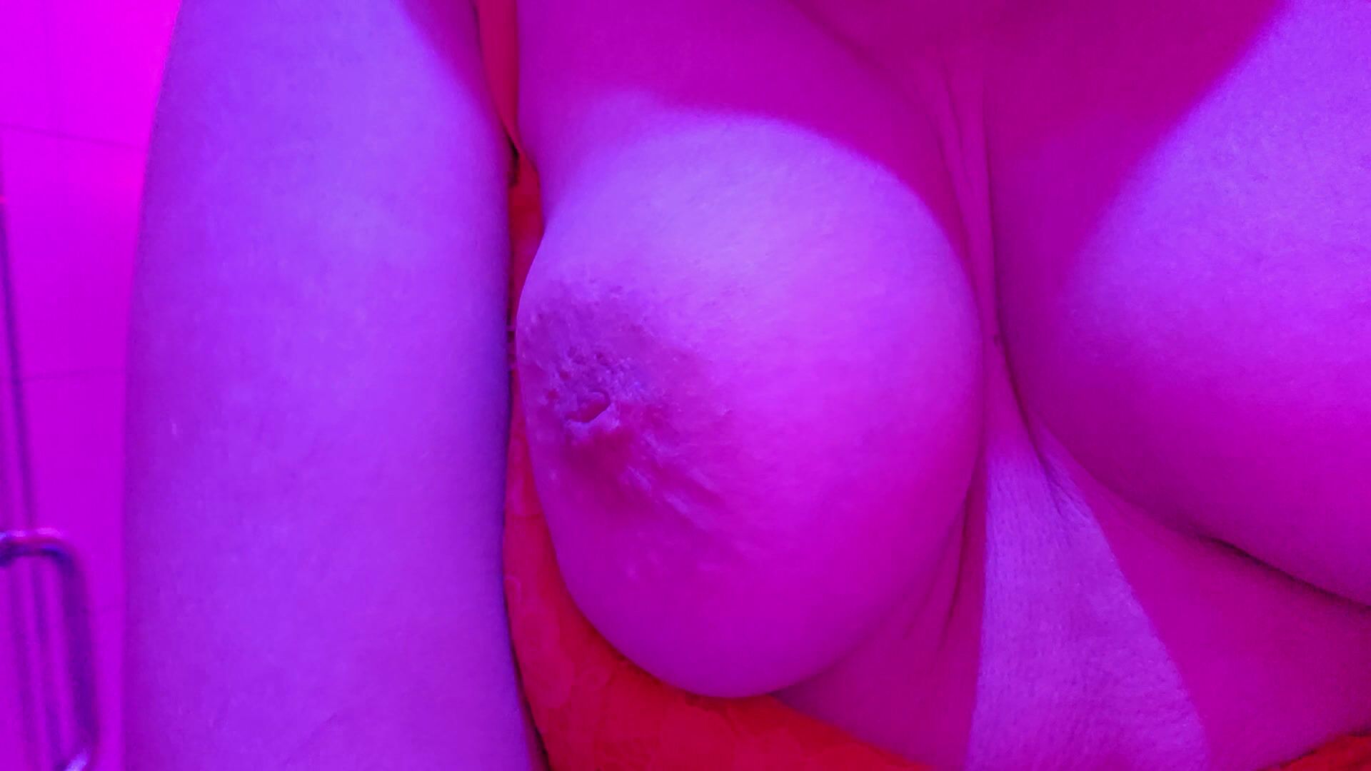 Tits.and pussy tease:p
