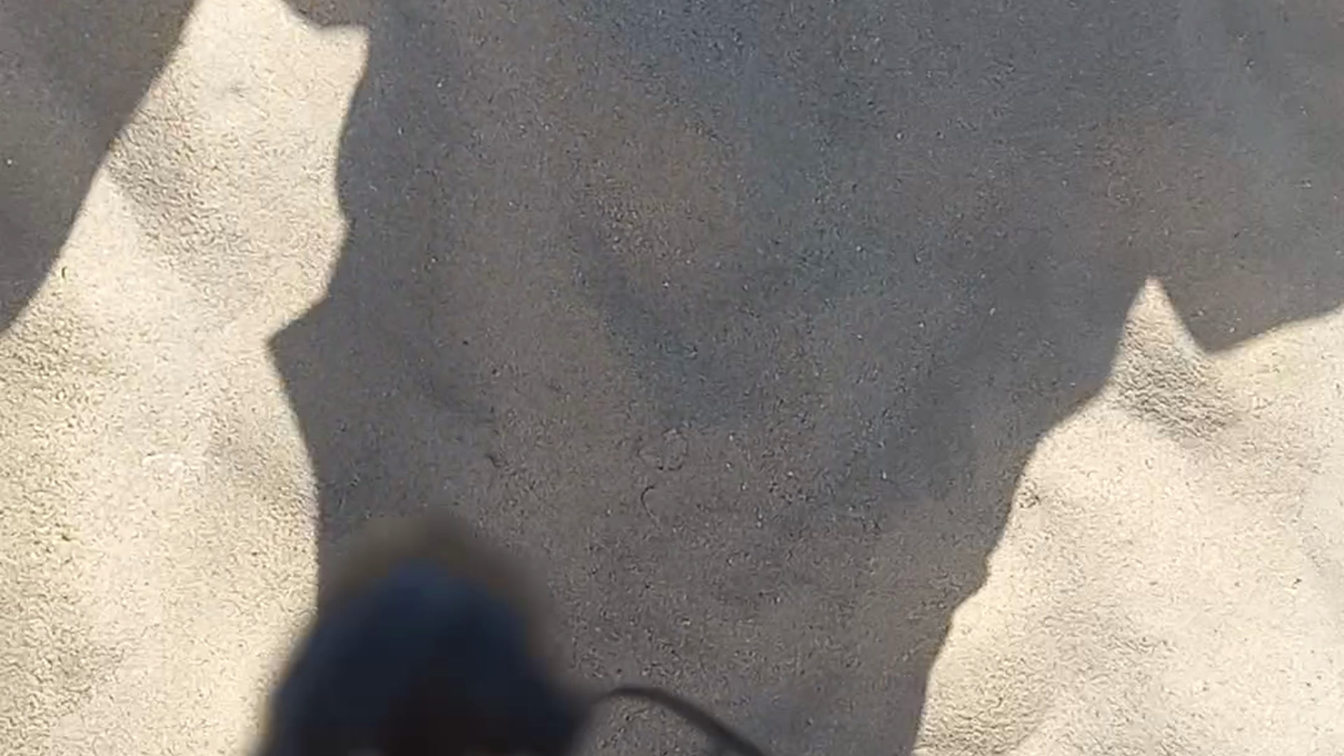 ASMR pieds dans le sable