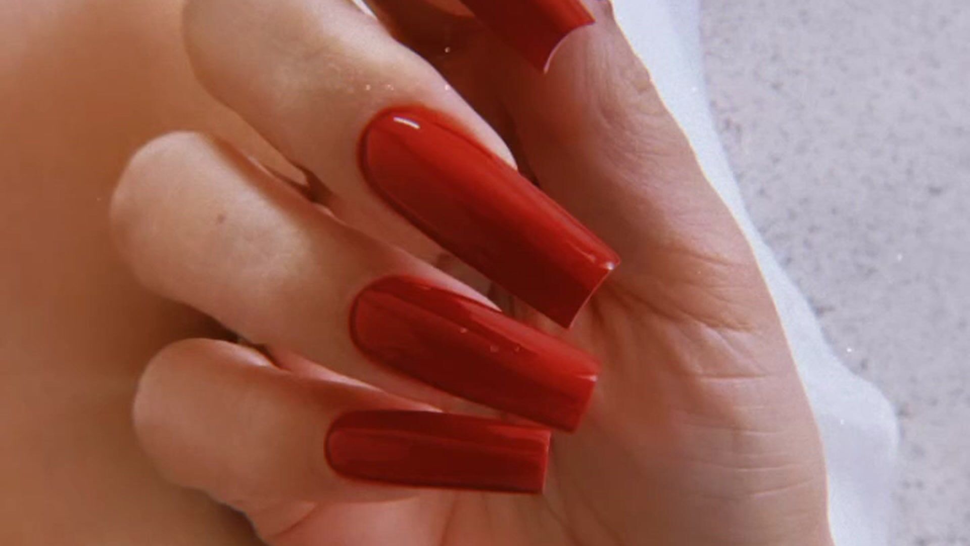 red nails