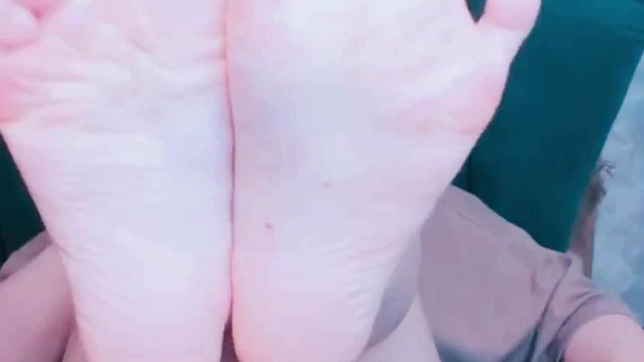 feet