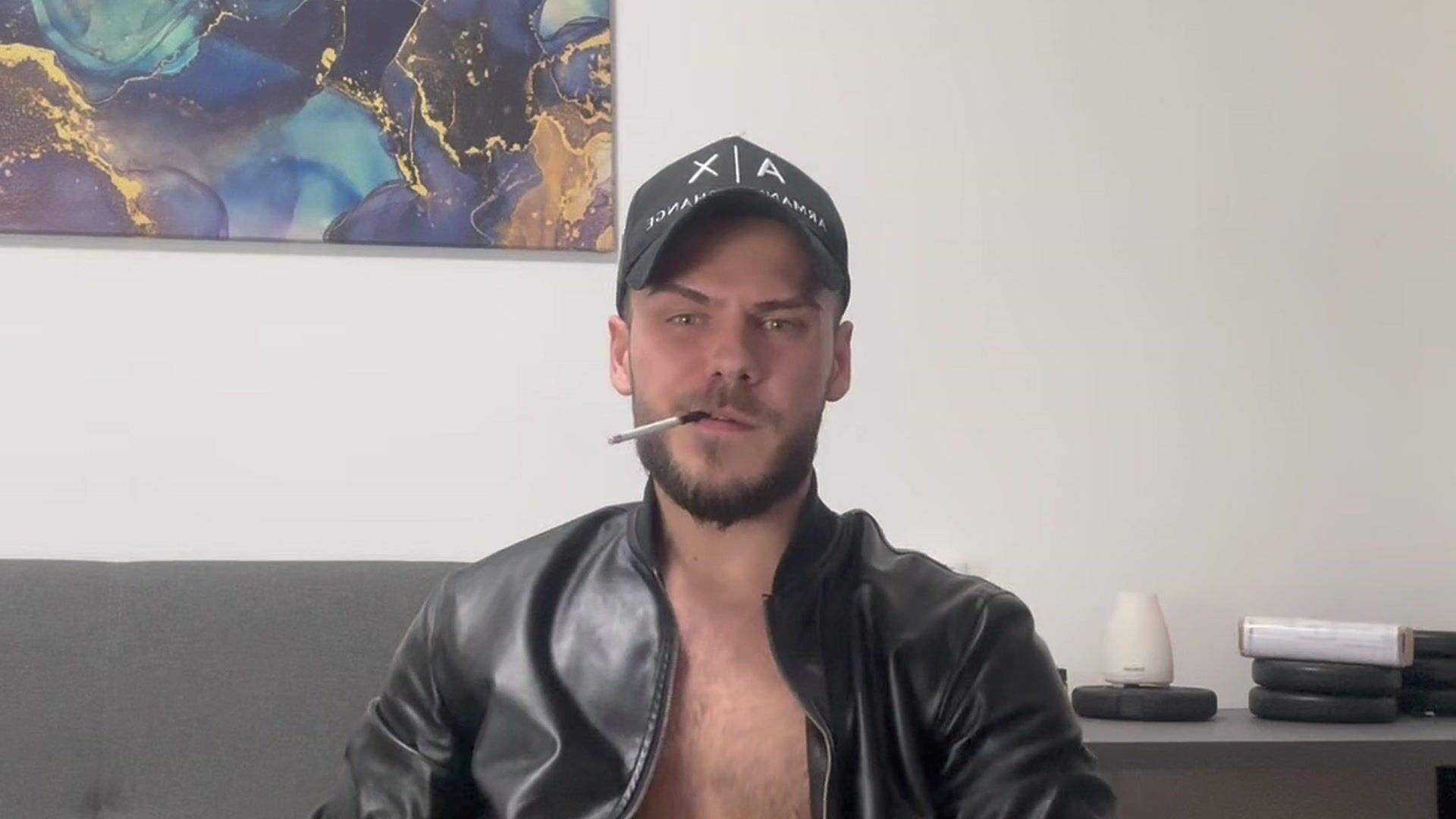 CUM SHOW IN LEATHER JACKET