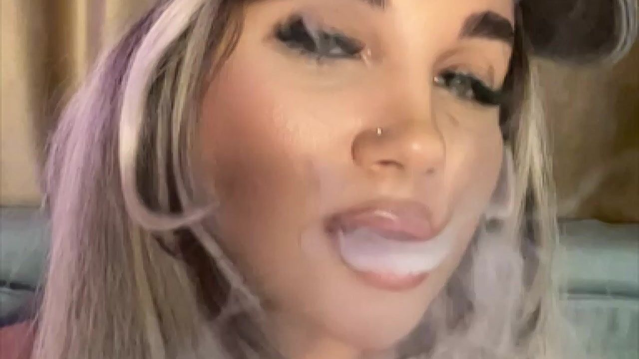 Sexy smoking 🥵🤯❤️🫠😈