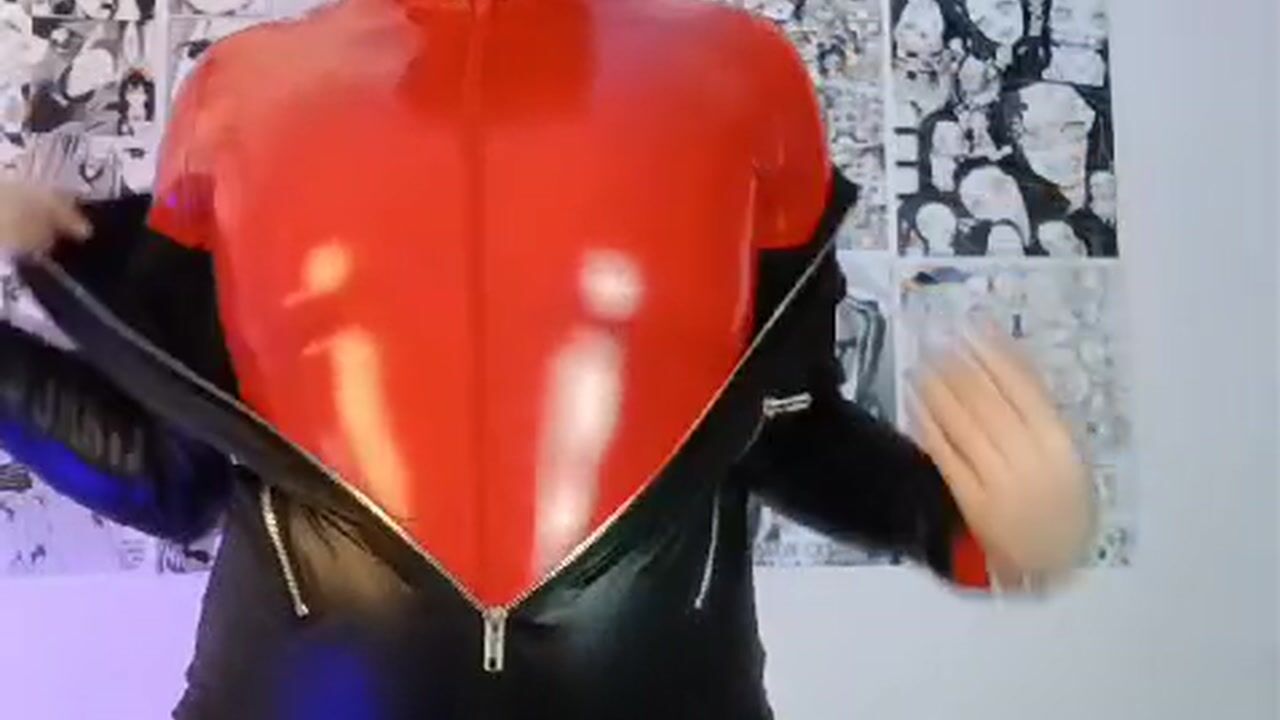 LATEX OUTFIT