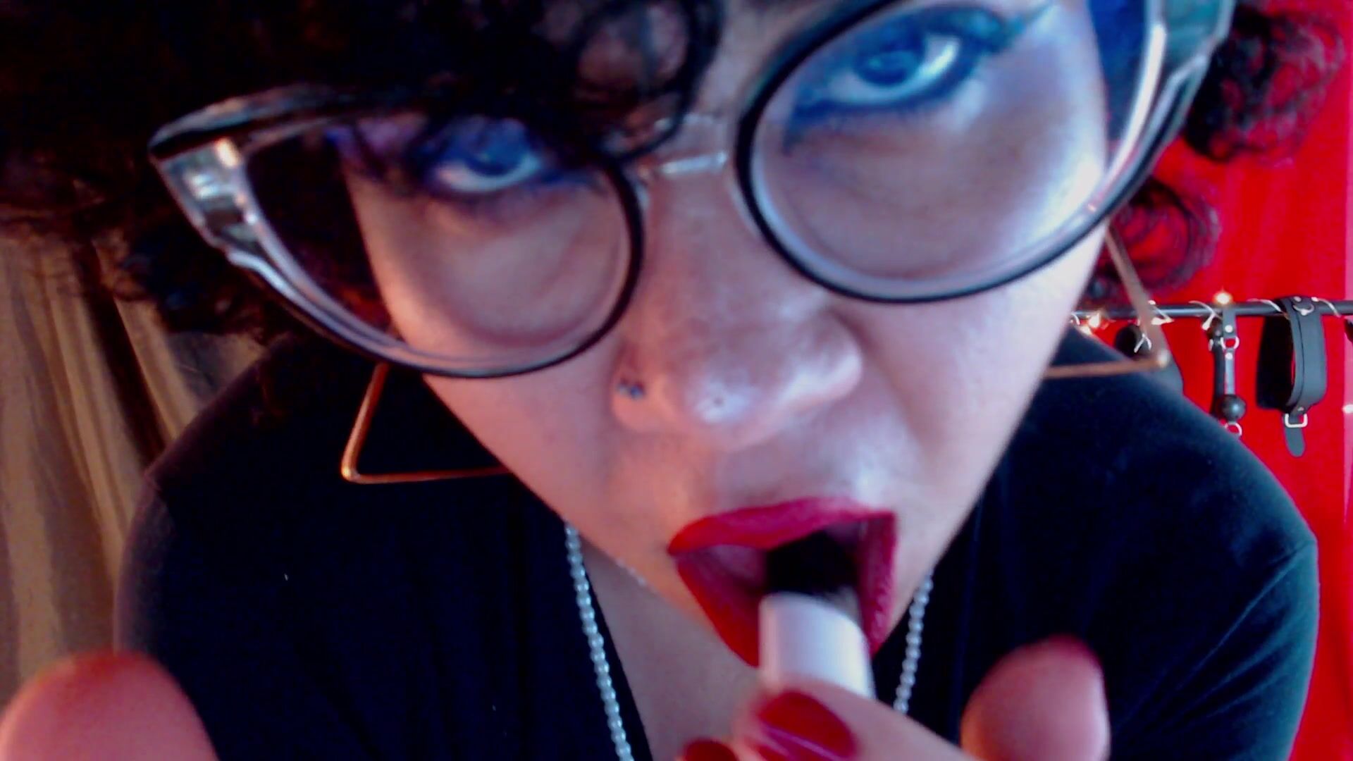 Smoke and Lick Cock - video by LilithBolton