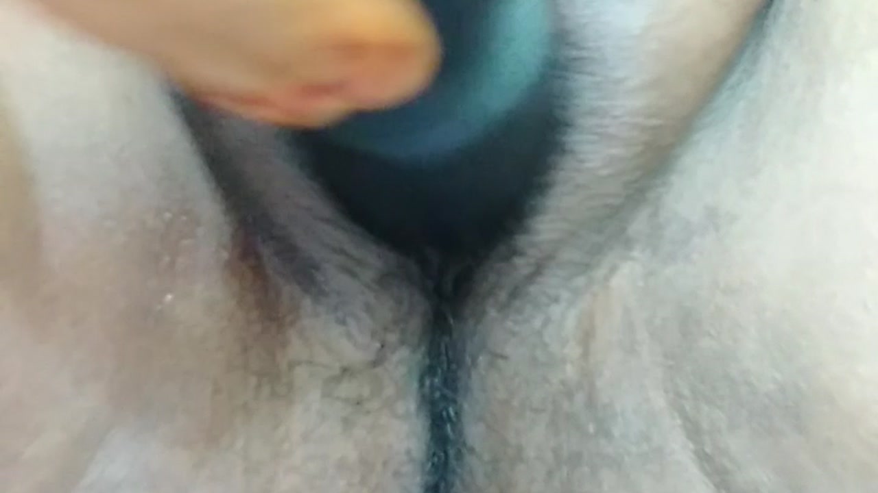 White cum  💧 from pussy