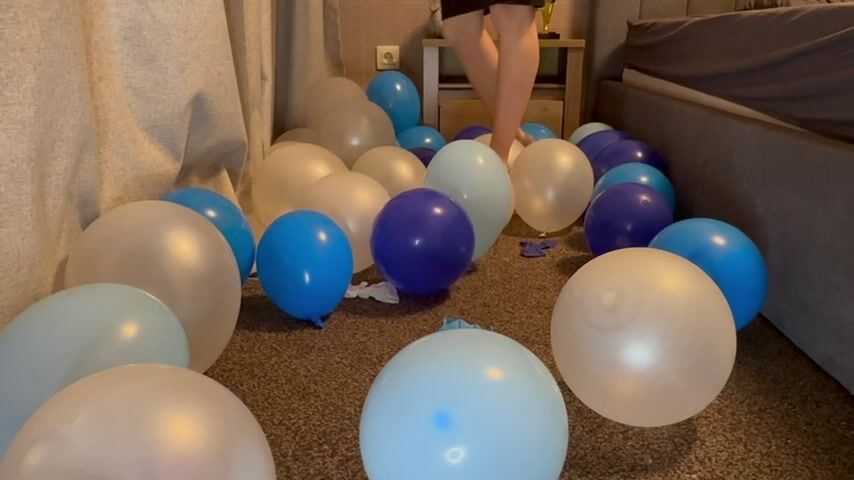 Higheels balloon popping