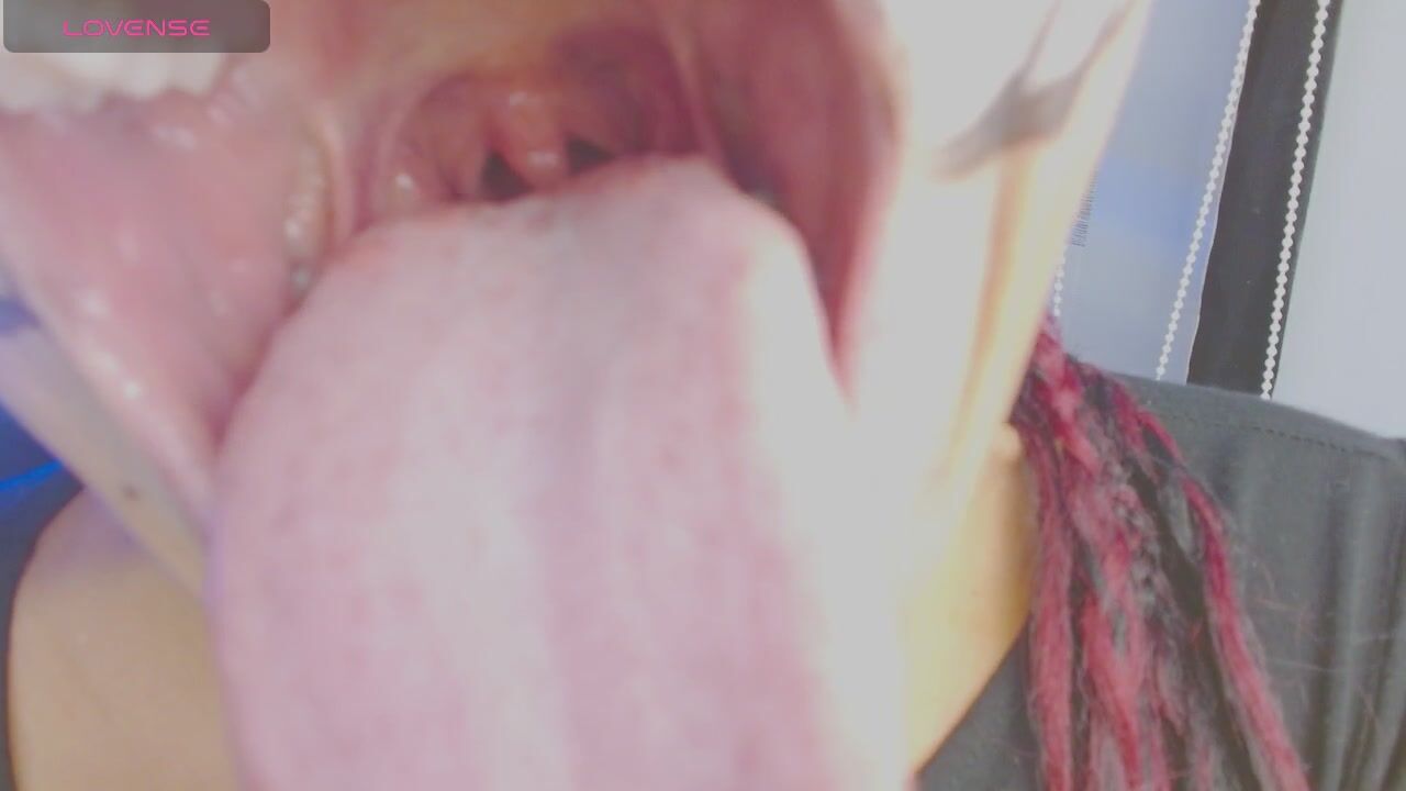 show uvula in close