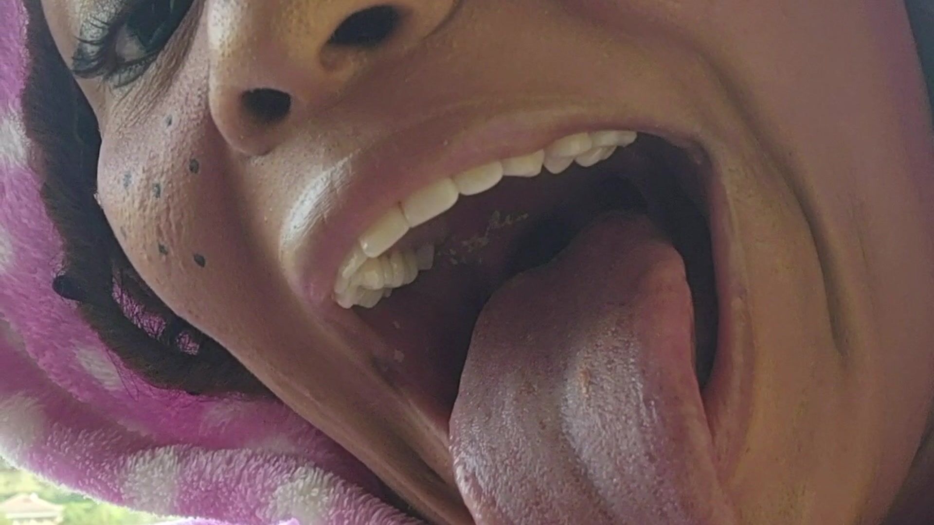 Long tongue