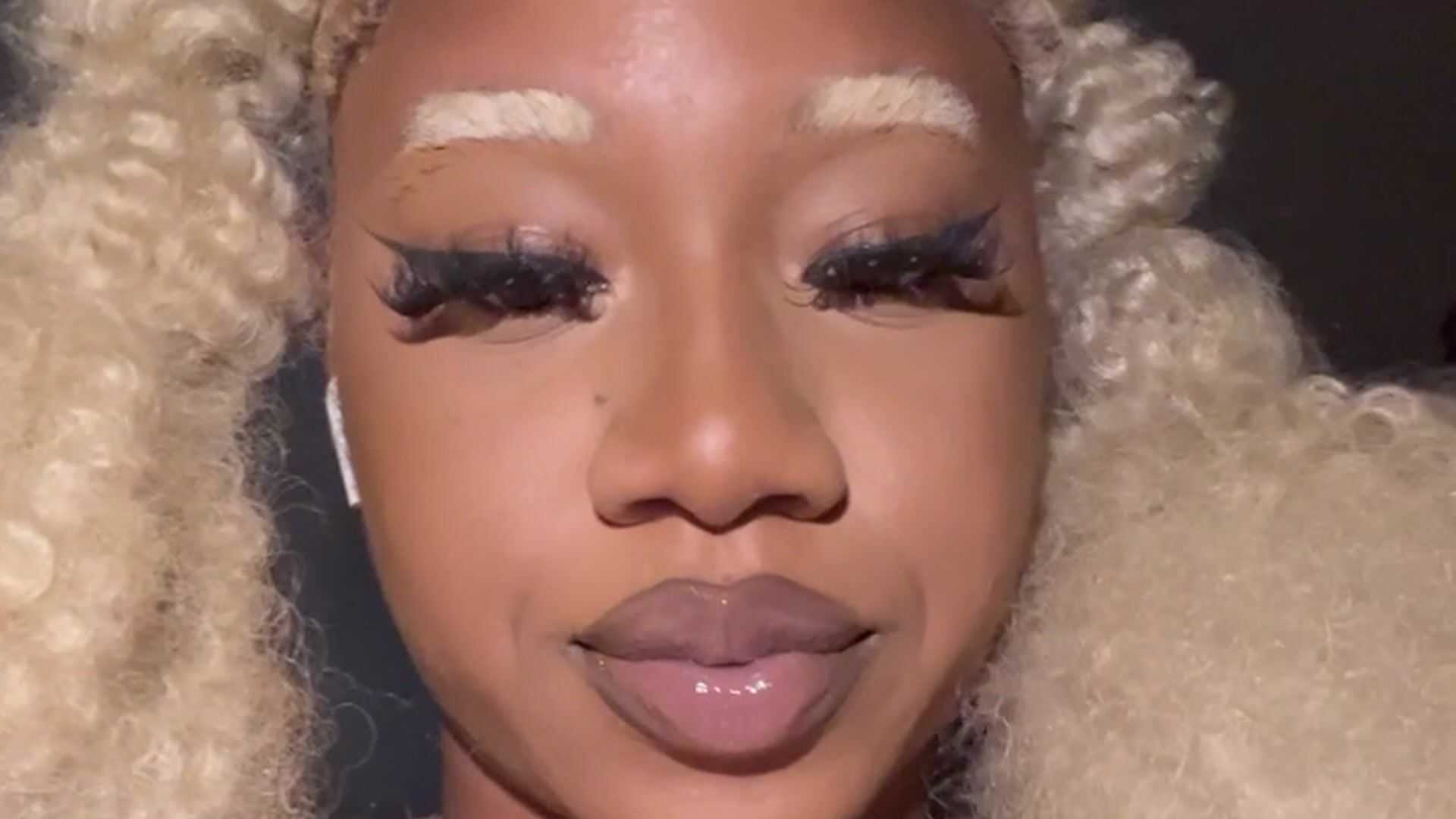 Goddessdaisyskys XXX Videos & Recorded Live Shows | xHamsterLive