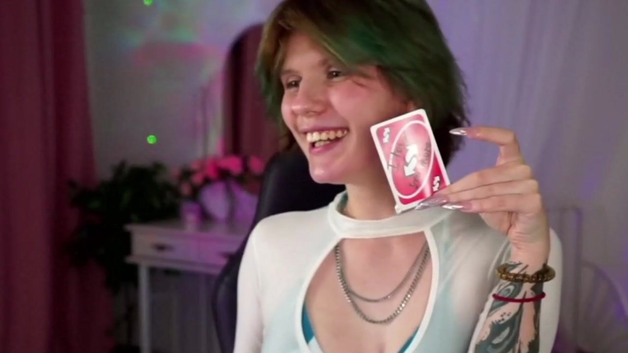 Uno card : I love you more