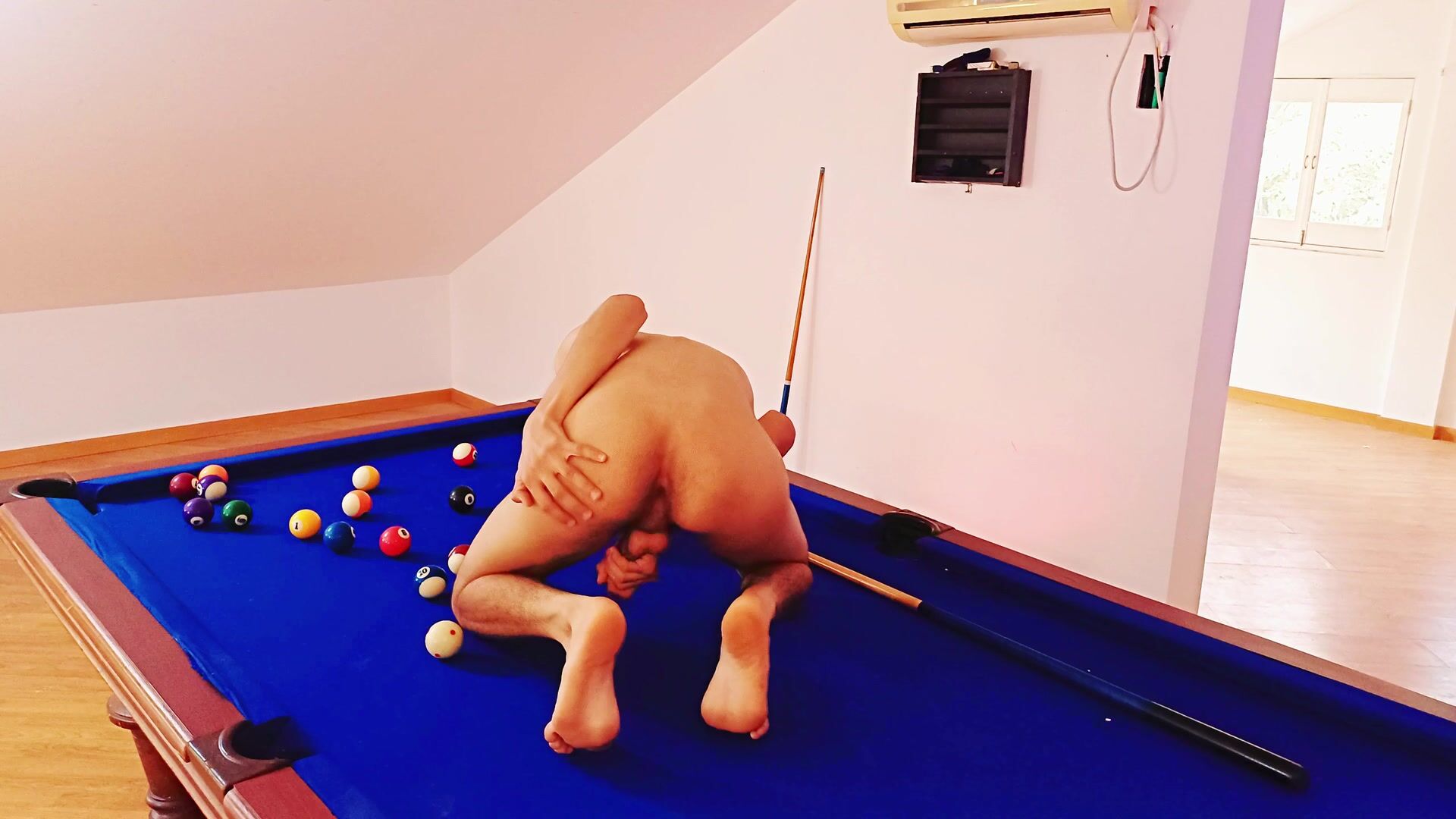 playing billiards I get horny and masturbate on the table