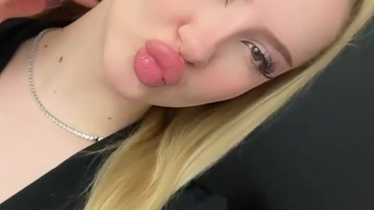 Kisses for you! <3