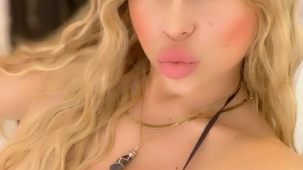 ​Pound ​my ​tight ​pussy ​and ​i ​will ​leave ​you ​wet - video by KylieCooper