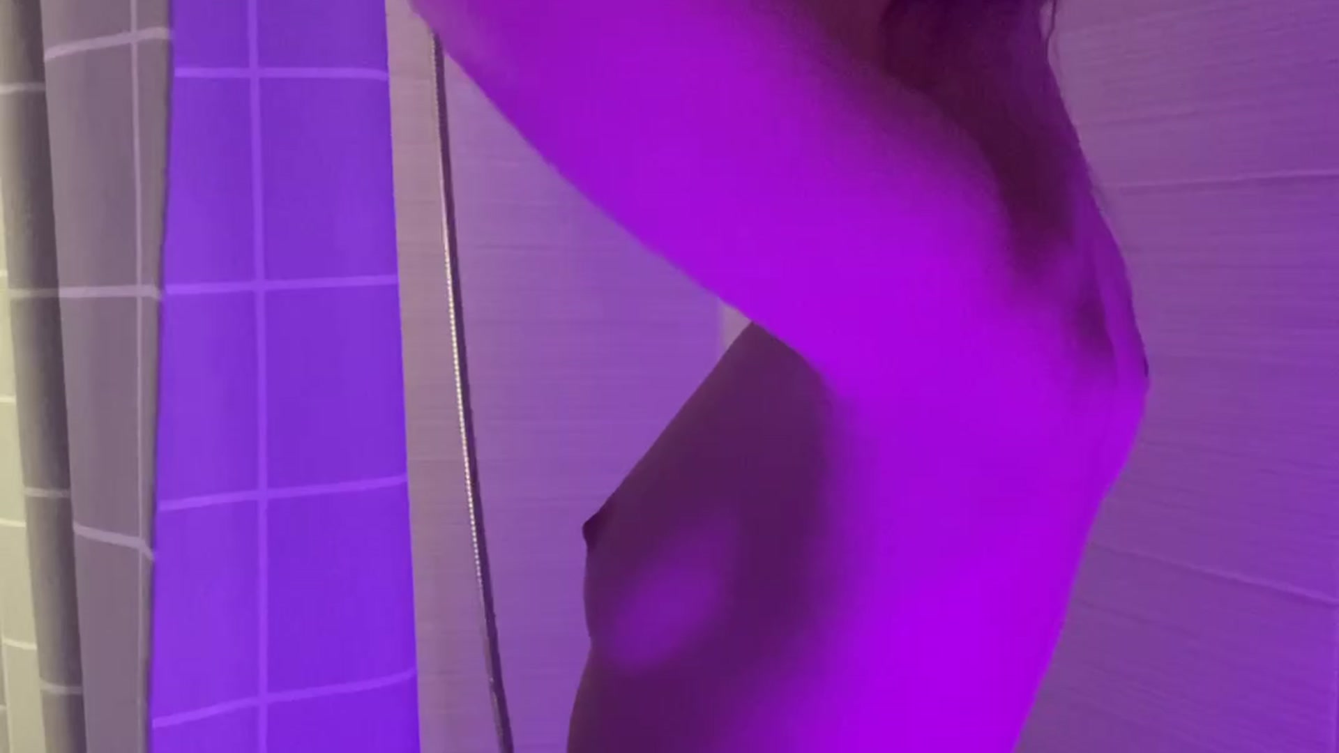 Take a shower with Mia