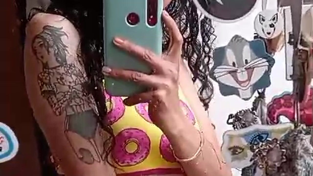 sexy gyal more tattoos