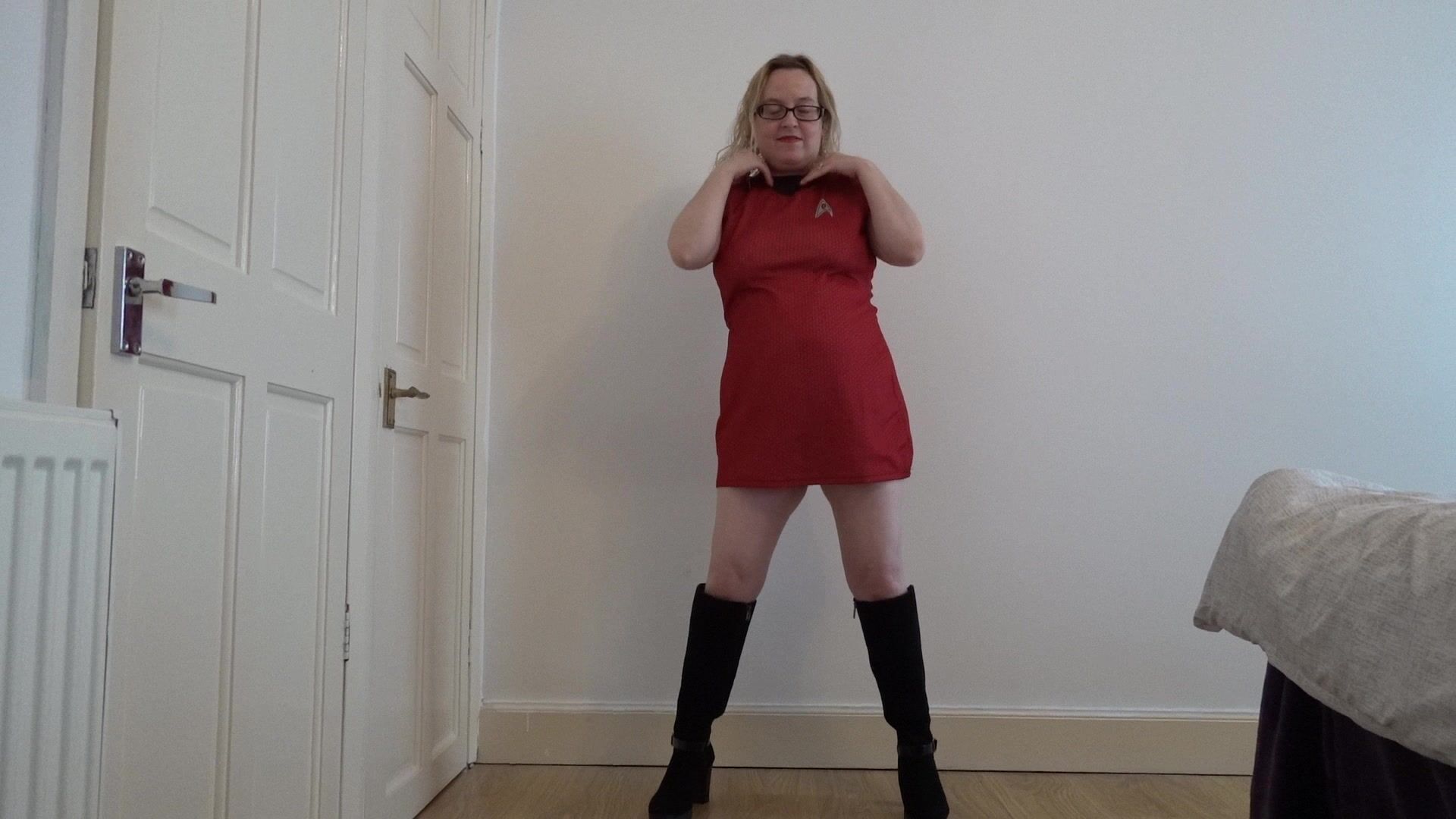 Star Trek Ensign in sexy Dance in knee boots