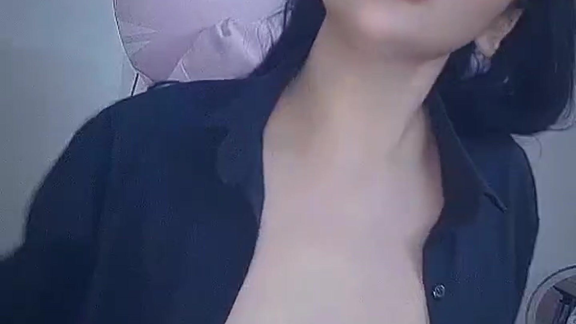 show boobs