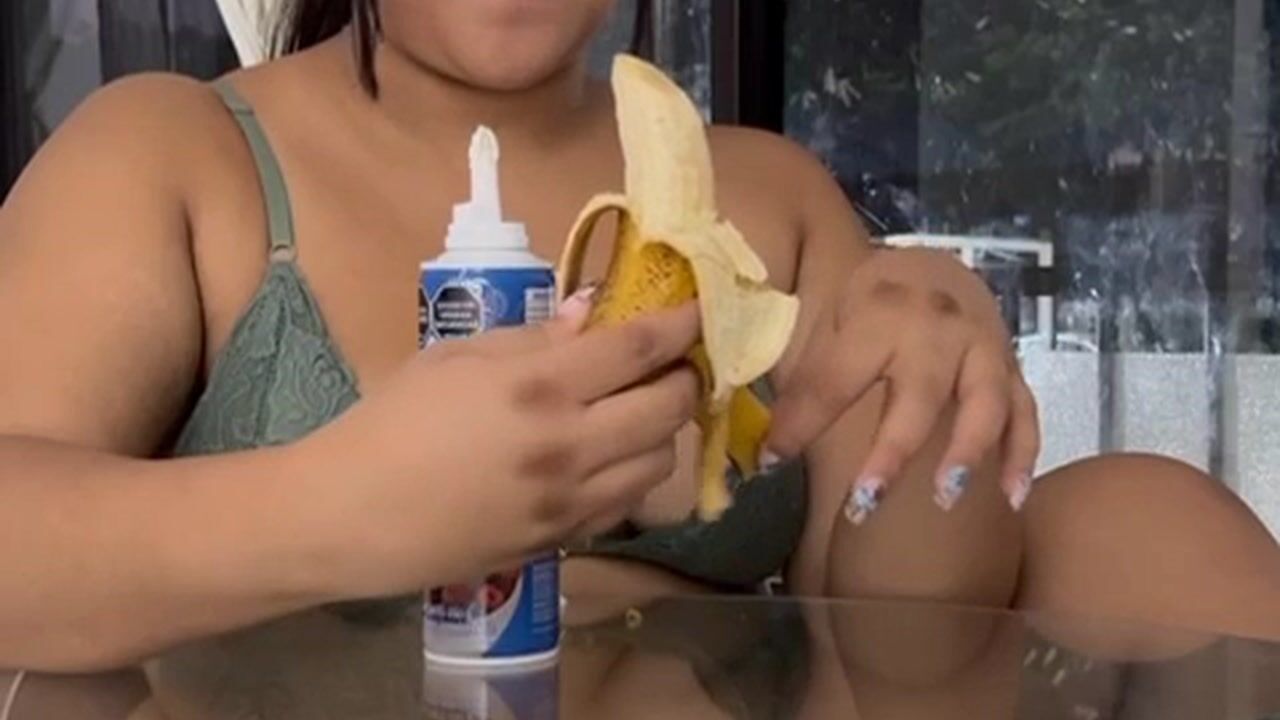 sucking your creamy banana