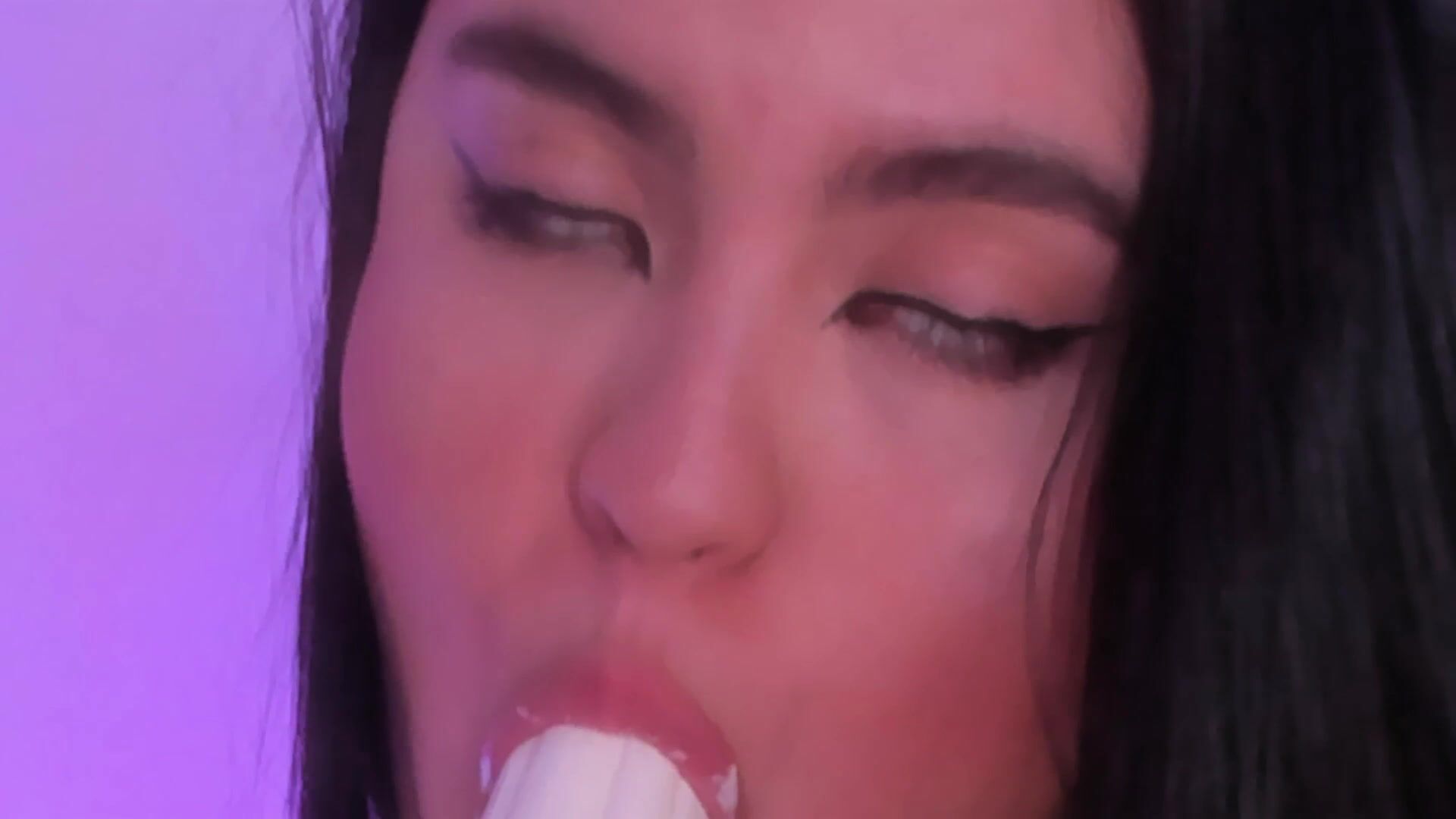 sweet creamy blowjob  😈💧🍦