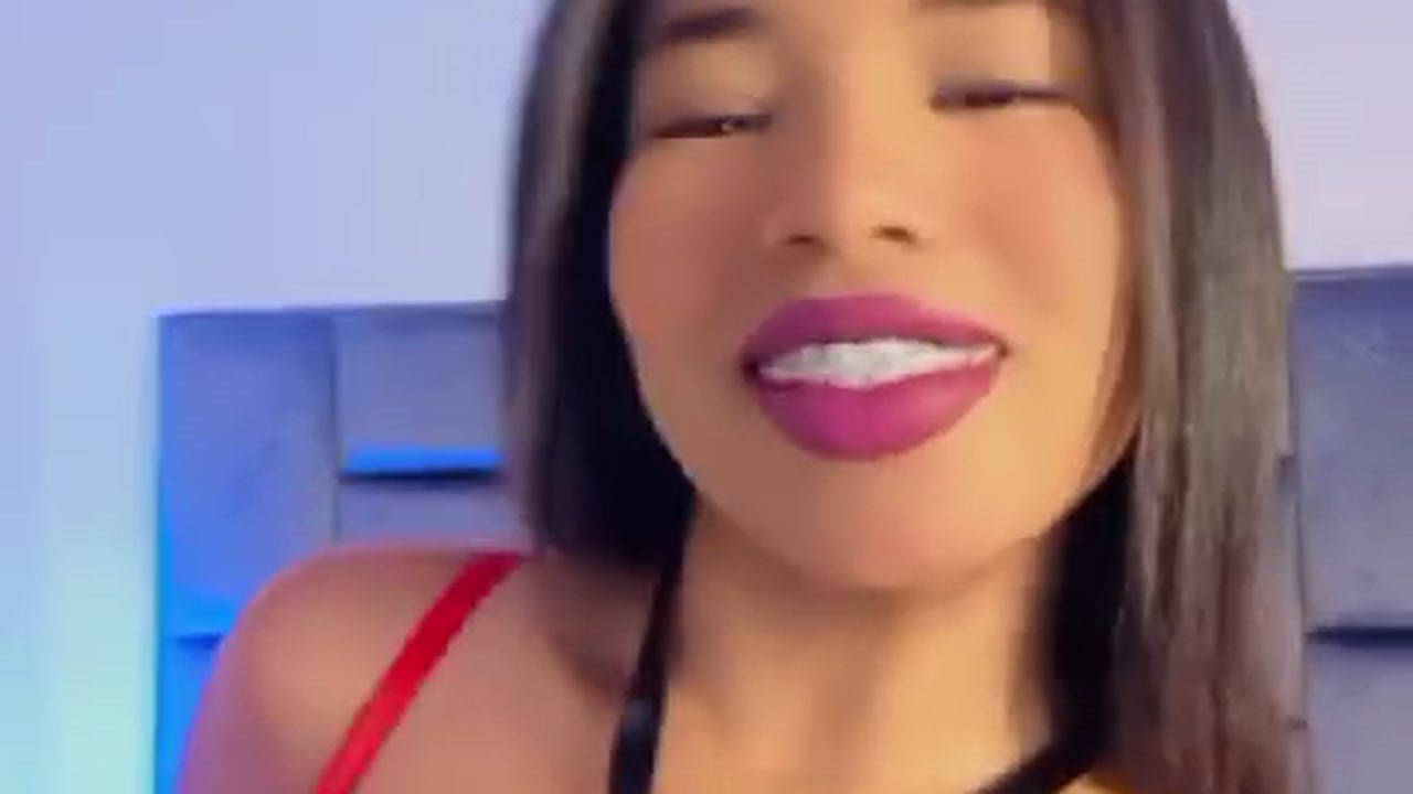 Sexy girl singing for you🤤🔥