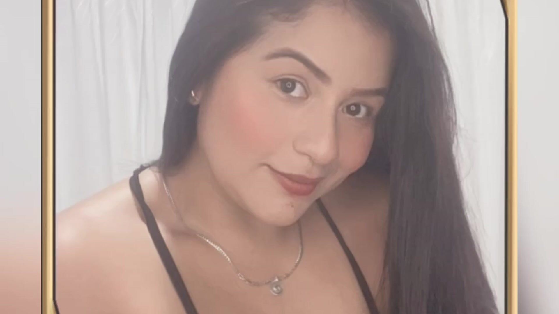 Estará disponible  💋 ¿Qué mejor manera de pasar la noche del sábado?