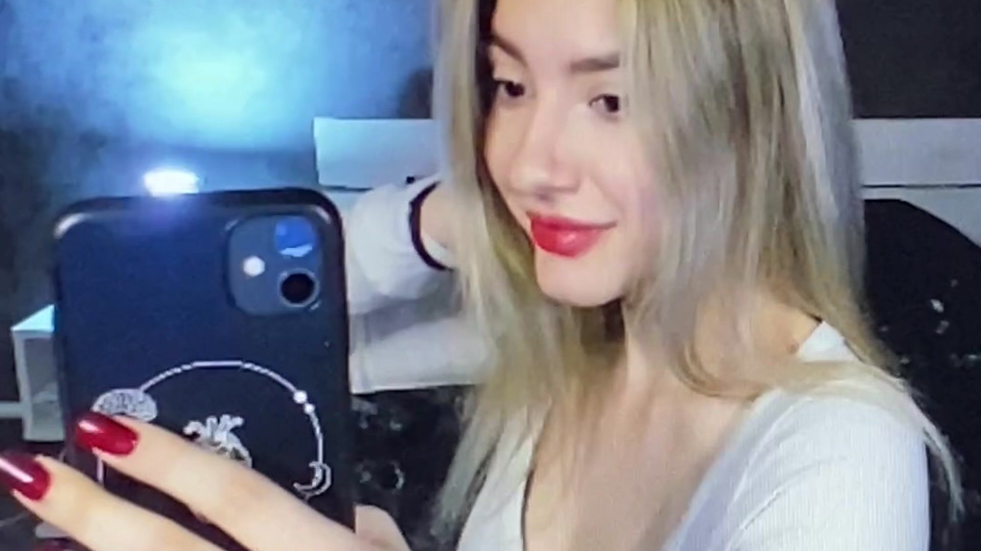 Blondes_with_glasses's Sex Videos & Recorded Cam Shows | Stripchat