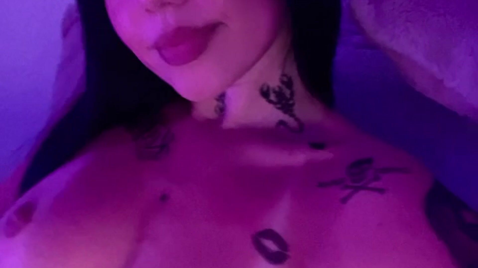 Tattoos & boobs 💜