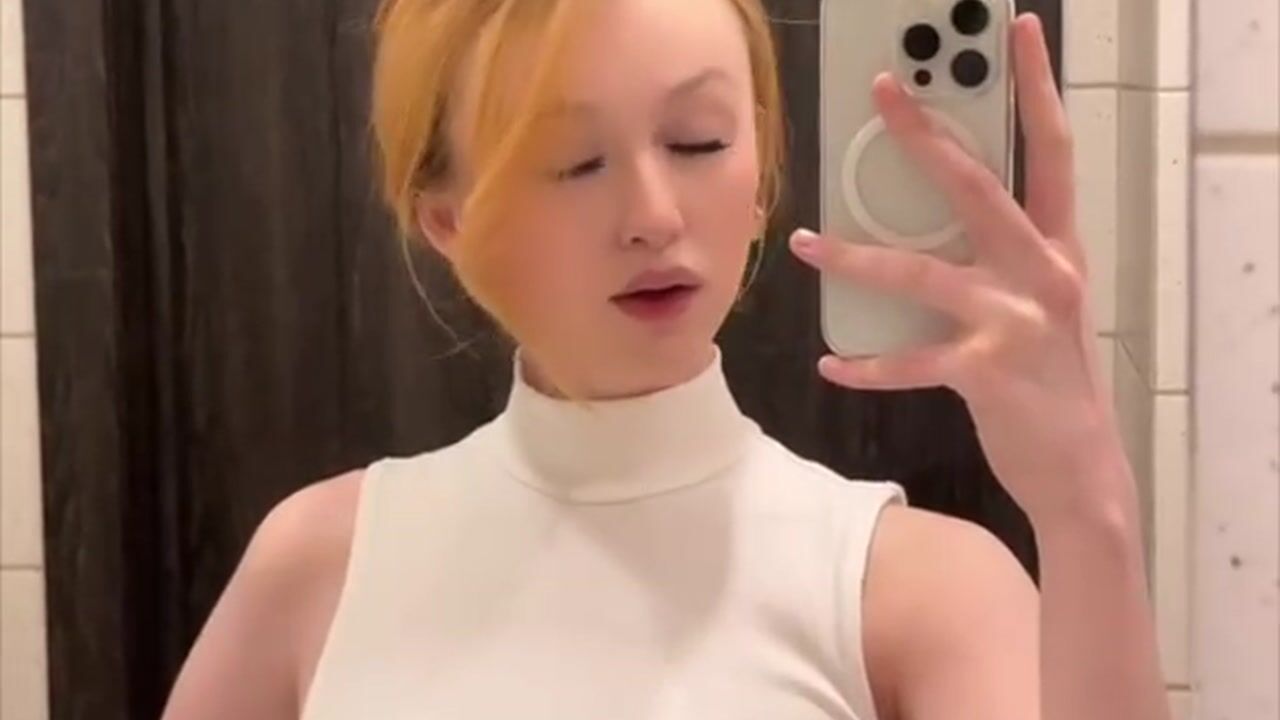 It's me^^ - video by ava_lees cam model