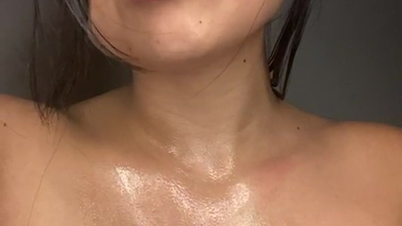 Oily Girl