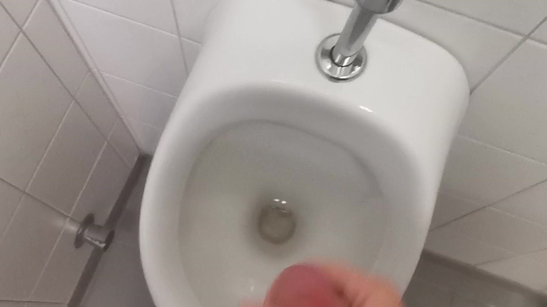 Pauls cumshot Urinal