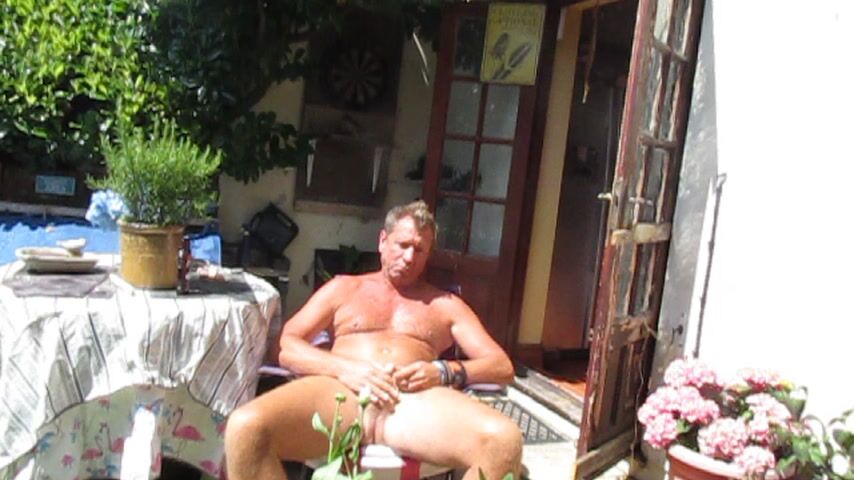 WillPolski08Naked22CumOverSelfV01Garden