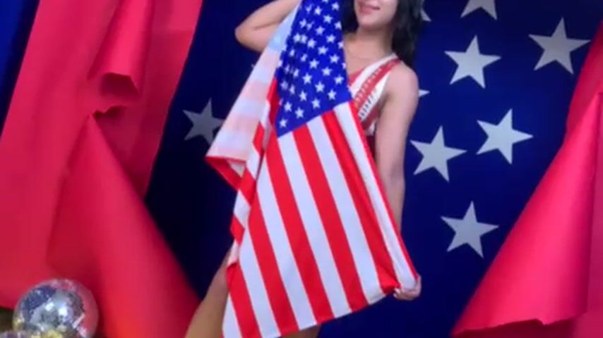 soon we will celebrate the 4th of July together ❤ - ChiraWebb1 的视频