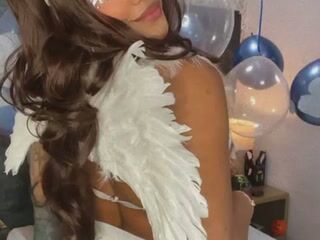 The angel of your dreams....♥ - video by riri_brunnete cam model