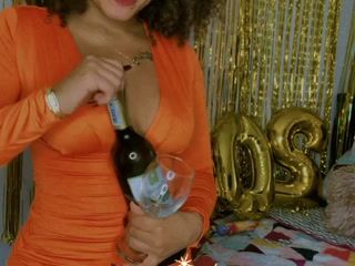 Happy year 2023 ❤️ Cheers - video by riri_brunnete cam model