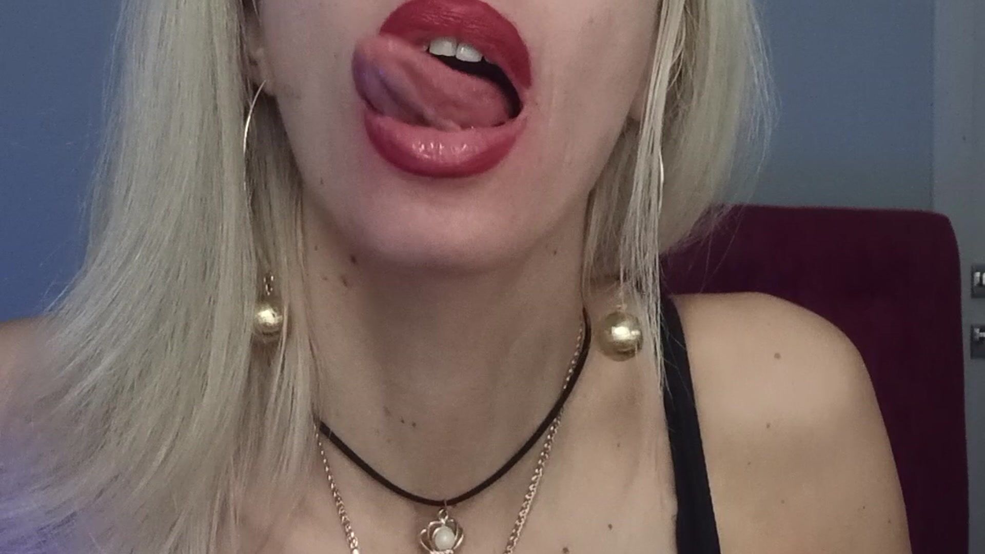 My long tongue wanna play with your hard cock. I wanna slide up and down