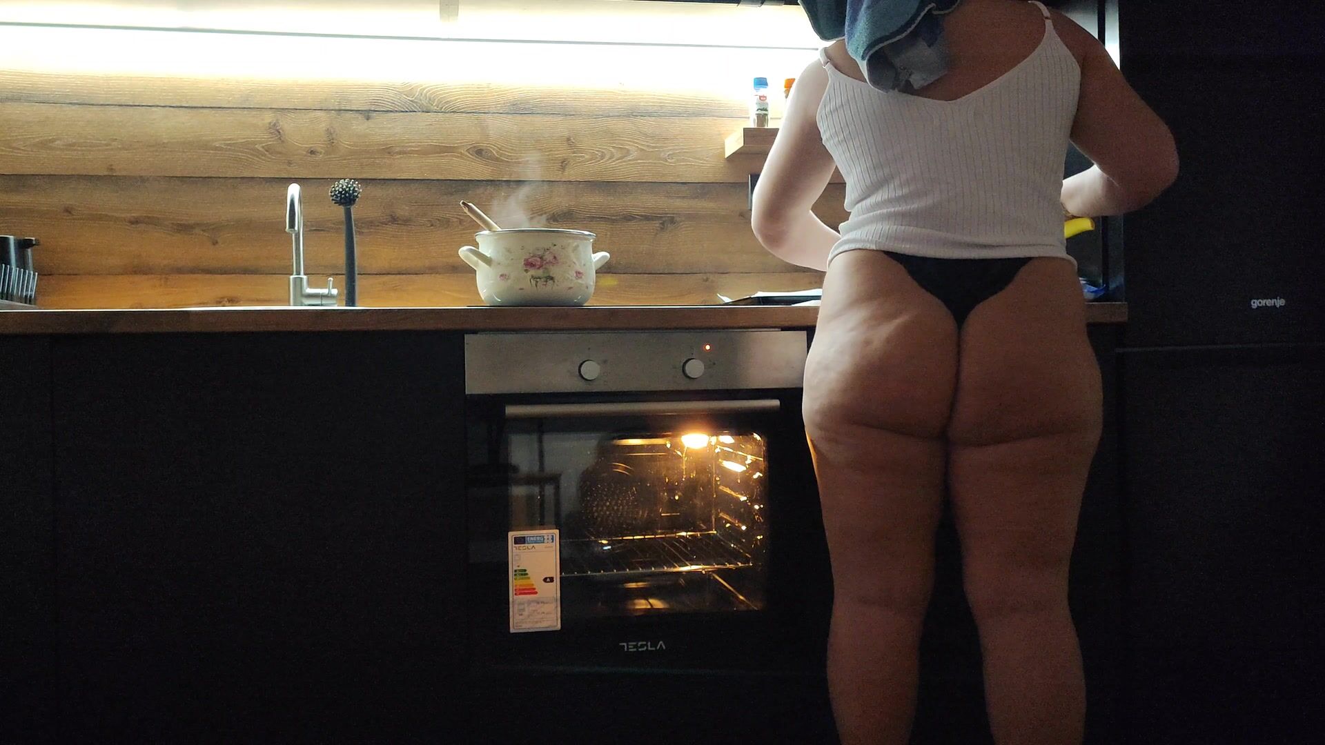 PAWG Cooking In The Kitchen