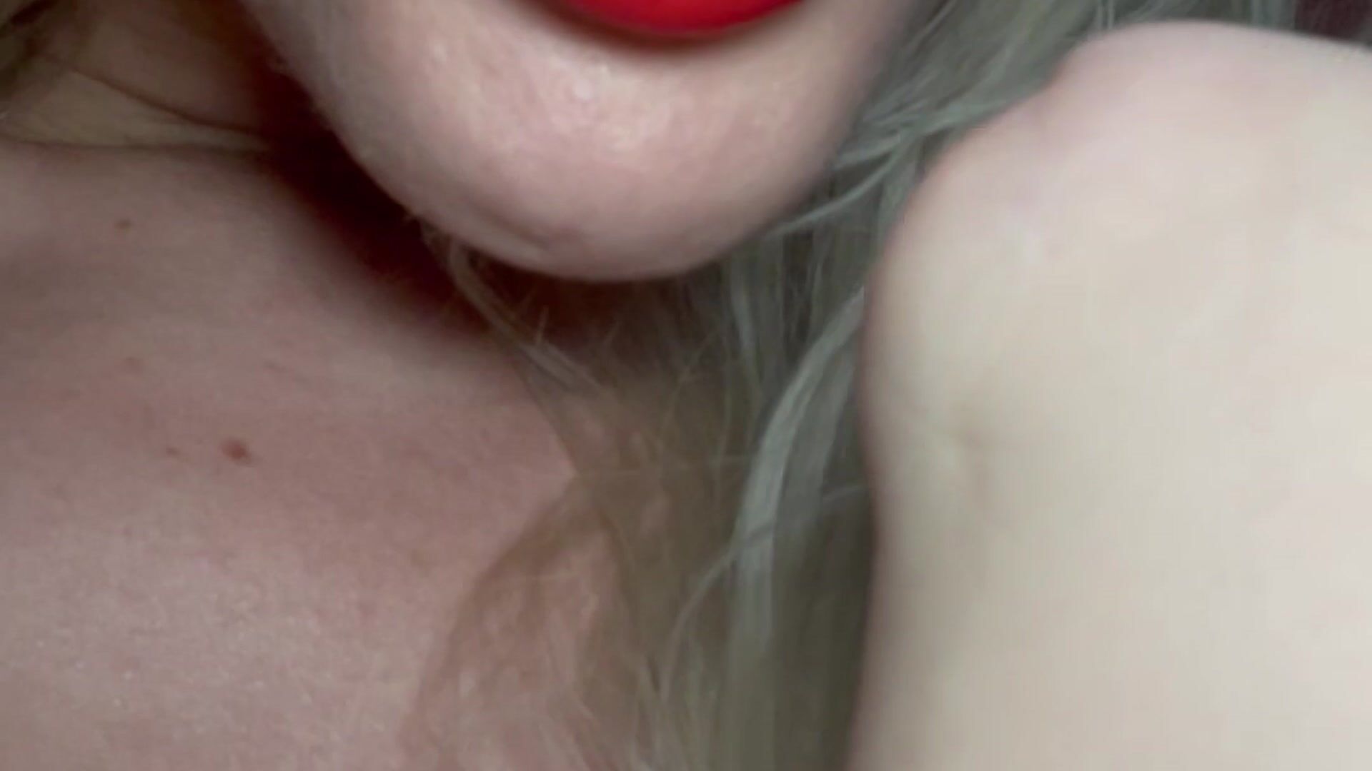 Red lips in action