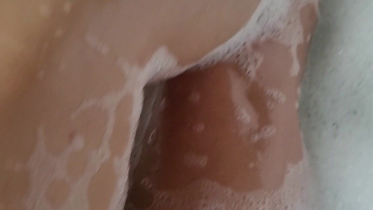 A little tease in my bath tube