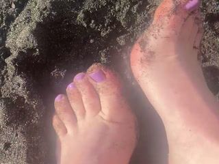 FEET IN THE SAND - video by April_LoveUK cam model