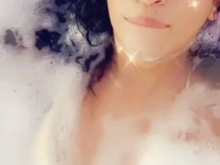 Taking a relaxing shower - video by _anny_andrade cam model