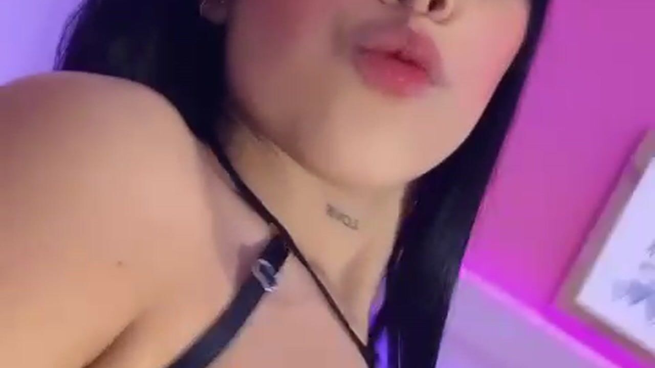 Sexy latina Come fuck me !!