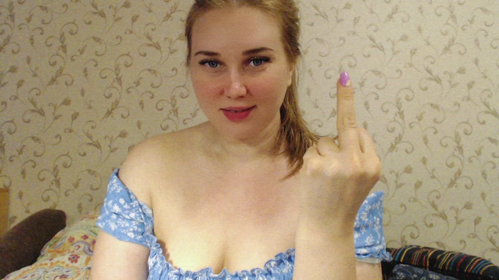 suck my middle finger little bitch