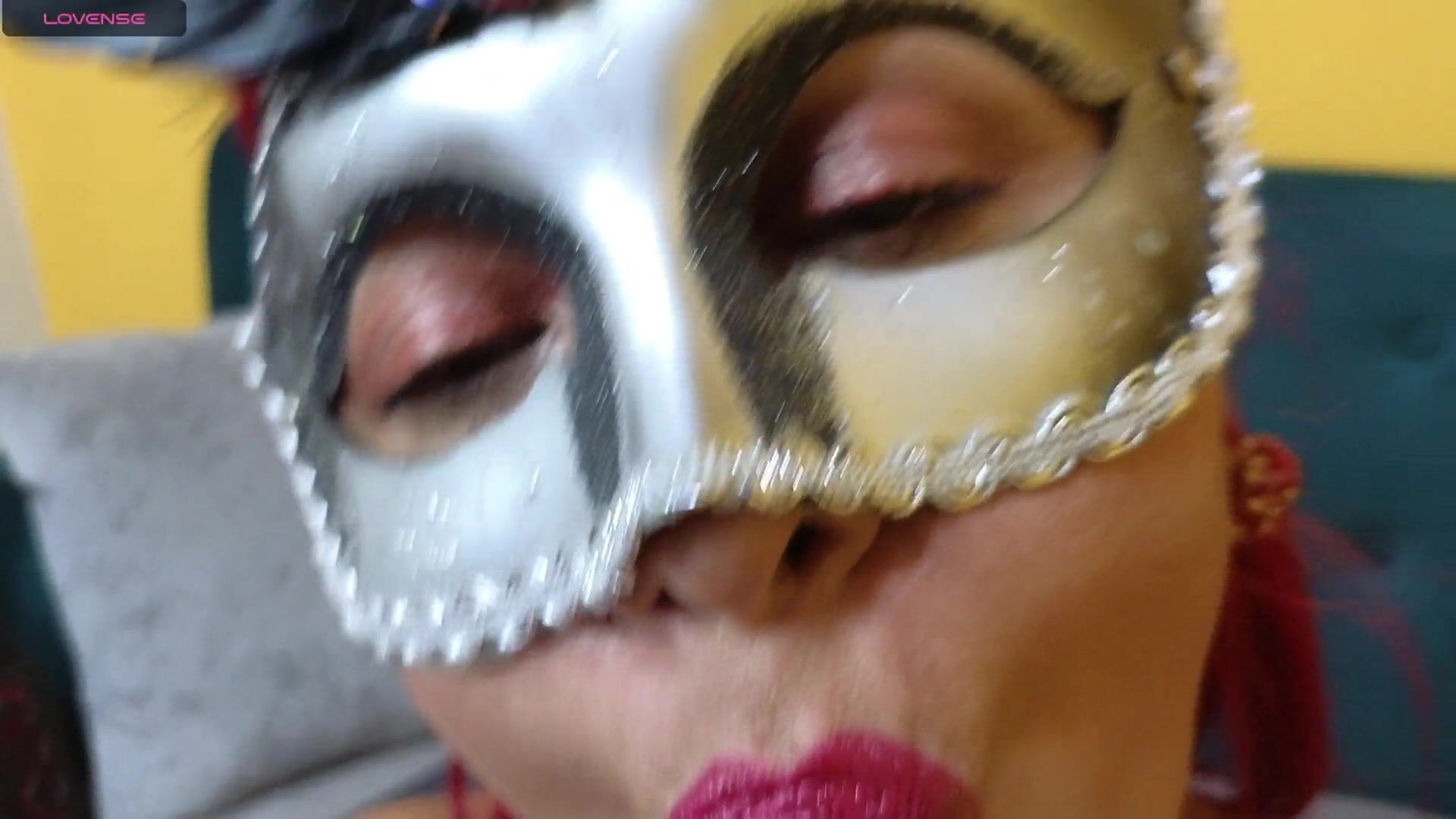 BLOWJOB IN MASK